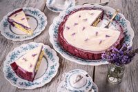 Quark-Sahne-Torte mit Heidelbeeren